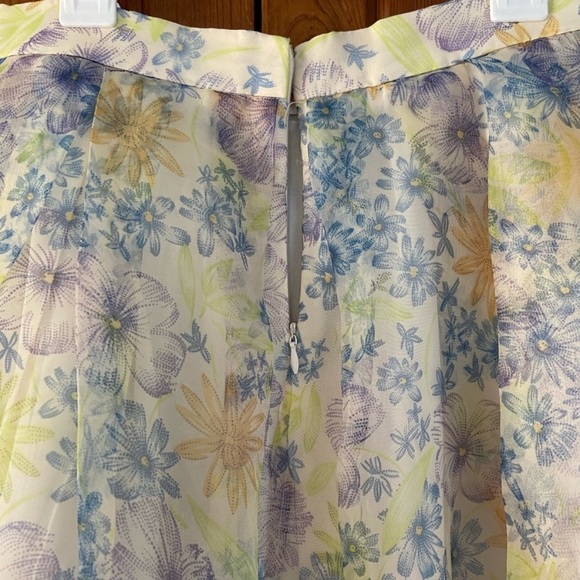 Nordstrom floral skirt - Picture 5 of 7